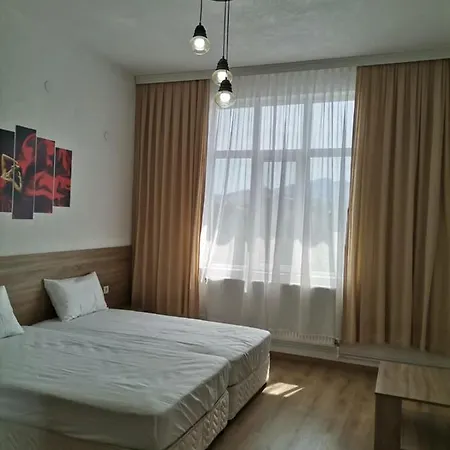 Hotel Tatul Гостевой дом *